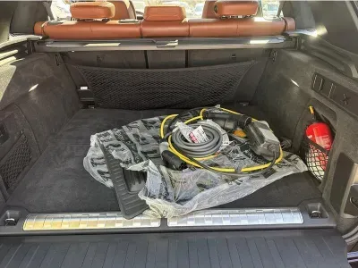 CZERWONY SUV BMW X5 z 2022 r., HYBRYDA/BENZYNA, skrzynia biegów AUTOMATYCZNA 394KM, zdjęcie 18 z 18