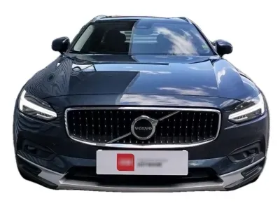 NIEBIESKI KOMBI VOLVO V90 CROSS COUNTRY z 2023 r., HYBRYDA/DIESEL, skrzynia biegów AUTOMATYCZNA 300KM, zdjęcie 14 z 19