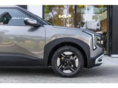 BEŻOWY SUV KIA SELTOS z 2026 r., BENZYNA, skrzynia biegów MANUALNA 180KM, zdjęcie 19 z 20