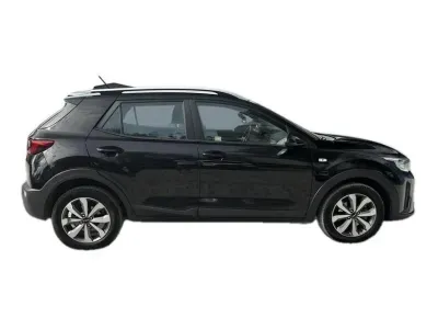 CZARNY SUV KIA STONIC z 2024 r., BENZYNA, skrzynia biegów AUTOMATYCZNA 101KM, zdjęcie 7 z 19