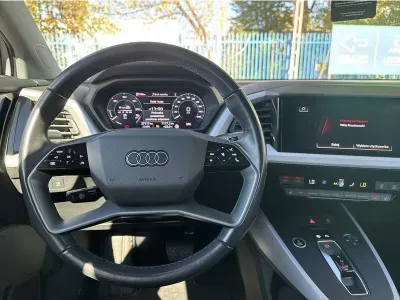 SZARY SUV AUDI Q4-E-TRON z 2023 r., ELEKTRYCZNY, skrzynia biegów AUTOMATYCZNA 204KM, zdjęcie 13 z 19