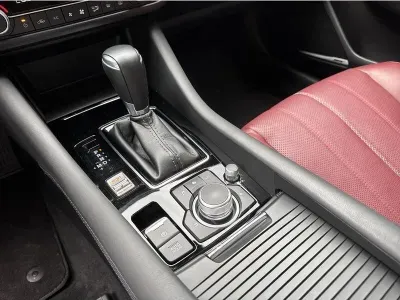 BIAŁY SEDAN MAZDA 6 z 2023 r., BENZYNA, skrzynia biegów AUTOMATYCZNA 194KM, zdjęcie 7 z 18