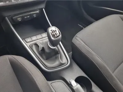 NIEBIESKI SUV HYUNDAI BAYON z 2026 r., BENZYNA, skrzynia biegów MANUALNA 90KM, zdjęcie 14 z 17