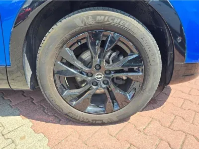 NIEBIESKI SUV OPEL GRANDLAND z 2023 r., BENZYNA, skrzynia biegów AUTOMATYCZNA 130KM, zdjęcie 4 z 20