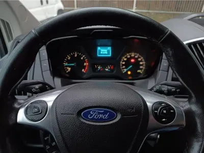 BIAŁY VAN FORD TRANSIT KOMBI z 2018 r., DIESEL, skrzynia biegów MANUALNA 130KM, zdjęcie 10 z 18