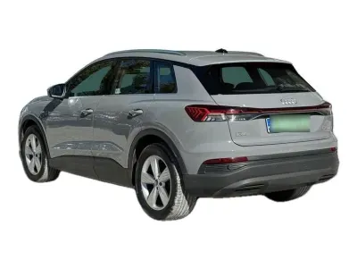 SZARY SUV AUDI Q4-E-TRON z 2023 r., ELEKTRYCZNY, skrzynia biegów AUTOMATYCZNA 204KM, zdjęcie 14 z 19