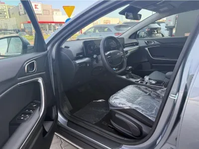 SREBRNY SUV KIA XCEED z 2026 r., BENZYNA, skrzynia biegów AUTOMATYCZNA 110KM, zdjęcie 15 z 22