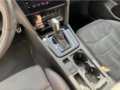 SZARY HATCHBACK VOLKSWAGEN ARTEON z 2022 r., BENZYNA, skrzynia biegów AUTOMATYCZNA 190KM, zdjęcie 3 z 19