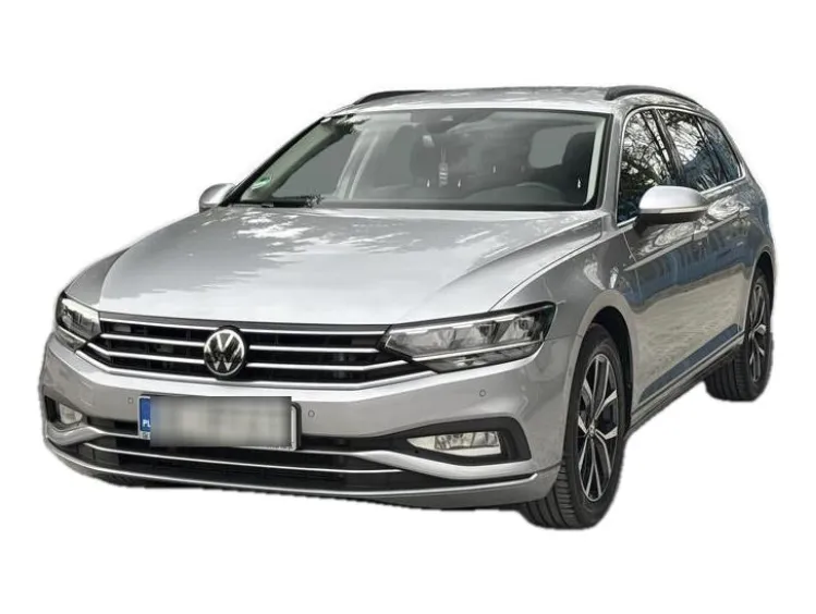 SREBRNY KOMBI VOLKSWAGEN PASSAT z 2023 r., BENZYNA, skrzynia biegów AUTOMATYCZNA 150KM, zdjęcie główne