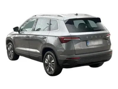 SZARY SUV SKODA KAROQ z 2023 r., DIESEL, skrzynia biegów AUTOMATYCZNA 150KM, zdjęcie 12 z 19
