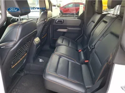 BIAŁY SUV FORD BRONCO z 2023 r., BENZYNA, skrzynia biegów AUTOMATYCZNA 246KM, zdjęcie 20 z 32