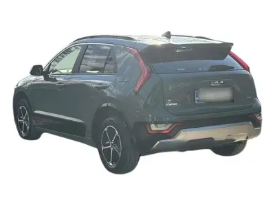 ZIELONY SUV KIA NIRO z 2022 r., HYBRYDA/BENZYNA, skrzynia biegów AUTOMATYCZNA 184KM, zdjęcie 2 z 18
