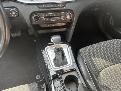 BIAŁY SUV KIA XCEED z 2022 r., BENZYNA, skrzynia biegów AUTOMATYCZNA 160KM, zdjęcie 19 z 19