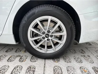 BIAŁY KOMBI AUDI A6 z 2023 r., BENZYNA, skrzynia biegów AUTOMATYCZNA 265KM, zdjęcie 13 z 18