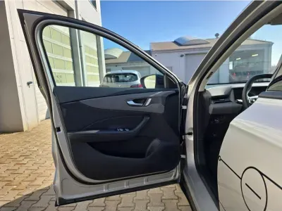 SZARY SUV MG MGS5 EV z 2025 r., ELEKTRYCZNY, skrzynia biegów AUTOMATYCZNA 125KM, zdjęcie 22 z 28