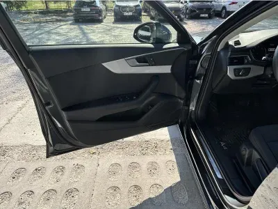 SZARY SEDAN AUDI A4 z 2023 r., BENZYNA, skrzynia biegów AUTOMATYCZNA 150KM, zdjęcie 16 z 19
