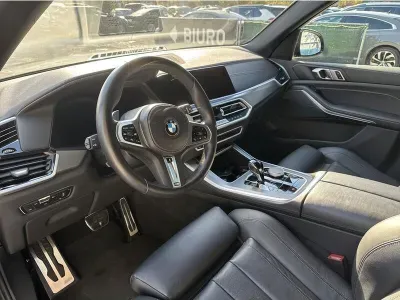 CZARNY SUV BMW X5 z 2022 r., DIESEL, skrzynia biegów AUTOMATYCZNA 231KM, zdjęcie 10 z 19