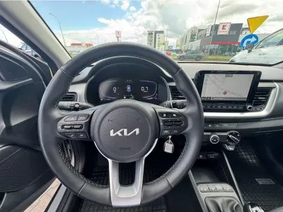SREBRNY SUV KIA STONIC z 2025 r., BENZYNA, skrzynia biegów MANUALNA 58KM, zdjęcie 7 z 21