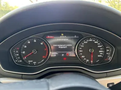 SZARY SEDAN AUDI A4 z 2023 r., BENZYNA, skrzynia biegów AUTOMATYCZNA 150KM, zdjęcie 13 z 19