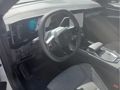 BIAŁY SUV RENAULT RAFALE z 2024 r., HYBRYDA/BENZYNA, skrzynia biegów AUTOMATYCZNA 200KM, zdjęcie 10 z 11