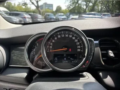 SZARY HATCHBACK MINI MINI z 2021 r., BENZYNA, skrzynia biegów AUTOMATYCZNA 102KM, zdjęcie 6 z 19