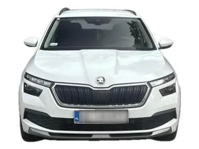 BIAŁY SUV SKODA KAMIQ z 2022 r., BENZYNA, skrzynia biegów AUTOMATYCZNA 110KM, zdjęcie 7 z 17