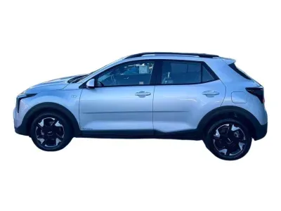 SREBRNY SUV KIA STONIC z 2026 r., BENZYNA, skrzynia biegów MANUALNA 74KM, zdjęcie 16 z 21