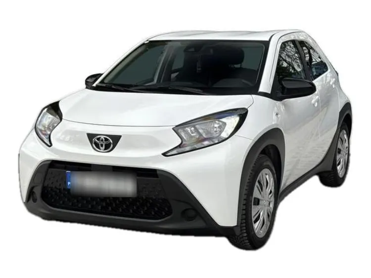 BIAŁY SUV TOYOTA AYGO X z 2022 r., BENZYNA, skrzynia biegów AUTOMATYCZNA 72KM, zdjęcie główne