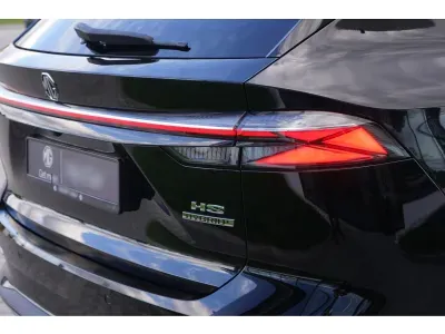 CZARNY SUV MG HS z 2026 r., HYBRYDA/BENZYNA, skrzynia biegów AUTOMATYCZNA 224KM, zdjęcie 2 z 9