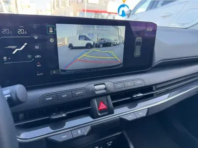 CZARNY HATCHBACK KIA K4 z 2025 r., BENZYNA, skrzynia biegów AUTOMATYCZNA 110KM, zdjęcie 16 z 21