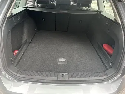 SREBRNY KOMBI VOLKSWAGEN PASSAT z 2023 r., BENZYNA, skrzynia biegów AUTOMATYCZNA 150KM, zdjęcie 7 z 19