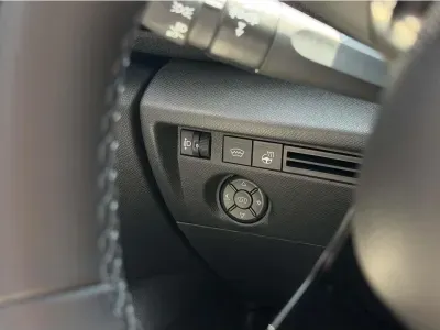 CZERWONY HATCHBACK CITROEN C4 z 2026 r., HYBRYDA/BENZYNA, skrzynia biegów AUTOMATYCZNA 145KM, zdjęcie 3 z 14