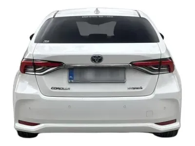 BIAŁY SEDAN TOYOTA COROLLA z 2022 r., HYBRYDA/BENZYNA, skrzynia biegów AUTOMATYCZNA 122KM, zdjęcie 14 z 19