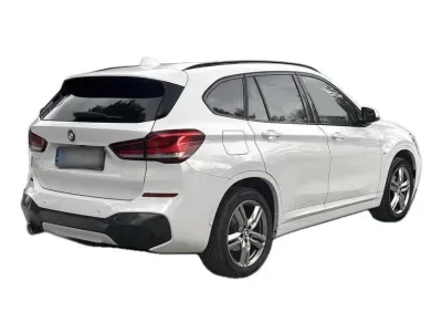 BIAŁY SUV BMW X1 z 2022 r., BENZYNA, skrzynia biegów AUTOMATYCZNA 136KM, zdjęcie 6 z 19