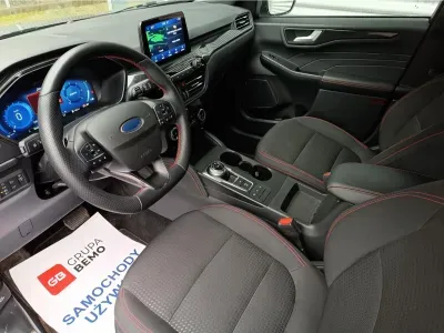 SZARY KOMBI FORD KUGA z 2023 r., BENZYNA, skrzynia biegów AUTOMATYCZNA 120KM, zdjęcie 8 z 16