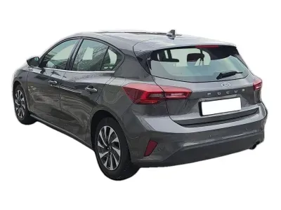 SZARY HATCHBACK FORD FOCUS z 2023 r., HYBRYDA/BENZYNA, skrzynia biegów MANUALNA 92KM, zdjęcie 13 z 29