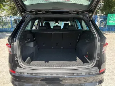 CZARNY SUV SKODA KODIAQ z 2023 r., DIESEL, skrzynia biegów AUTOMATYCZNA 150KM, zdjęcie 14 z 19