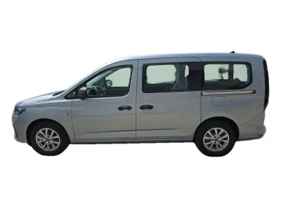 SREBRNY VAN FORD TOURNEO CONNECT z 2025 r., BENZYNA, skrzynia biegów MANUALNA 85KM, zdjęcie 2 z 25