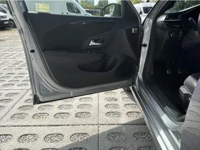 SREBRNY HATCHBACK OPEL CORSA z 2022 r., BENZYNA, skrzynia biegów MANUALNA 101KM, zdjęcie 14 z 19