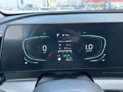 NIEBIESKI SUV KIA SPORTAGE z 2023 r., BENZYNA, skrzynia biegów AUTOMATYCZNA 110KM, zdjęcie 5 z 23