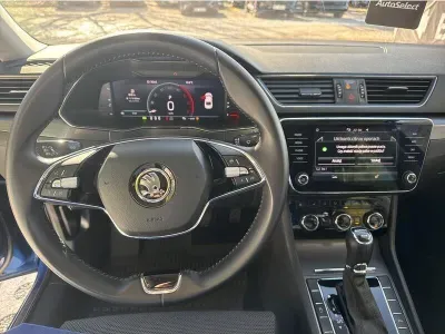 NIEBIESKI HATCHBACK SKODA SUPERB z 2022 r., DIESEL, skrzynia biegów AUTOMATYCZNA 200KM, zdjęcie 13 z 19