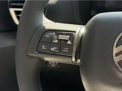 BIAŁY SEDAN CITROEN C4 z 2026 r., HYBRYDA/BENZYNA, skrzynia biegów AUTOMATYCZNA 145KM, zdjęcie 2 z 15