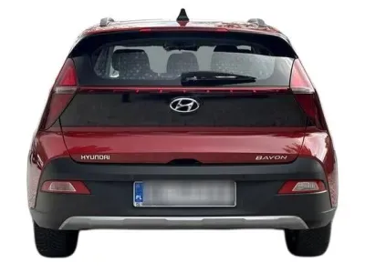 CZERWONY SUV HYUNDAI BAYON z 2023 r., BENZYNA, skrzynia biegów MANUALNA 101KM, zdjęcie 17 z 19