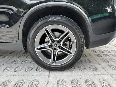 CZARNY SUV MERCEDES CLASE GLC z 2023 r., DIESEL, skrzynia biegów AUTOMATYCZNA 245KM, zdjęcie 7 z 18