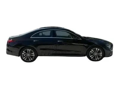 CZARNY SEDAN MERCEDES CLASE CLA z 2023 r., BENZYNA, skrzynia biegów AUTOMATYCZNA 150KM, zdjęcie 8 z 19