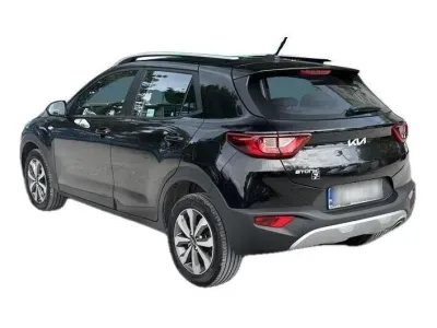 CZARNY SUV KIA STONIC z 2024 r., BENZYNA, skrzynia biegów AUTOMATYCZNA 101KM, zdjęcie 3 z 19
