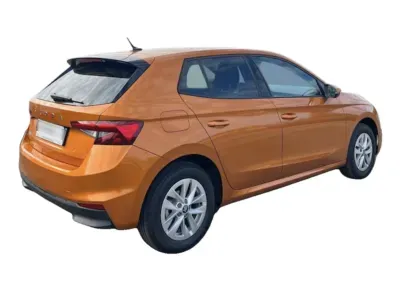 POMARAŃCZOWY HATCHBACK SKODA FABIA z 2025 r., BENZYNA, skrzynia biegów MANUALNA 116KM, zdjęcie 12 z 16