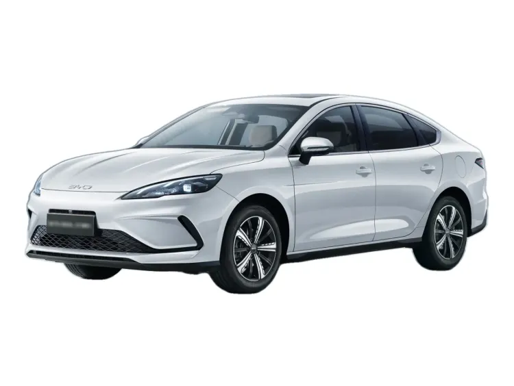 BIAŁY SEDAN BYD SEAL 5 DMI z 2025 r., HYBRYDA/BENZYNA, skrzynia biegów AUTOMATYCZNA 98KM, zdjęcie główne