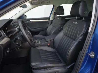 NIEBIESKI SEDAN SKODA SUPERB LIM. z 2023 r., BENZYNA, skrzynia biegów AUTOMATYCZNA 190KM, zdjęcie 18 z 20
