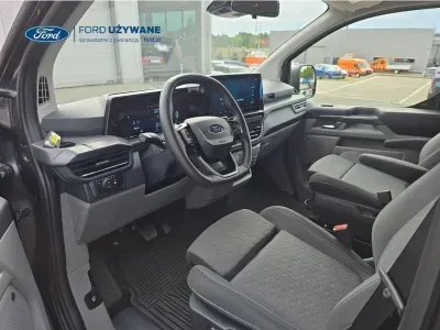 SREBRNY VAN FORD TOURNEO CUSTOM z 2025 r., HYBRYDA/BENZYNA, skrzynia biegów AUTOMATYCZNA 171KM, zdjęcie 12 z 24